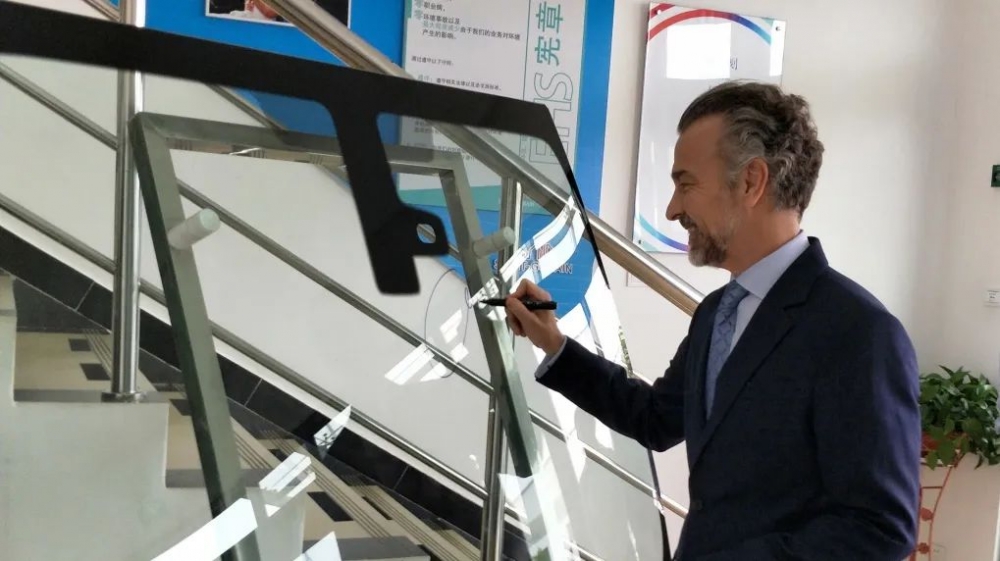 BB��Ѷ�߼����ܲü���̫��CEO�����    